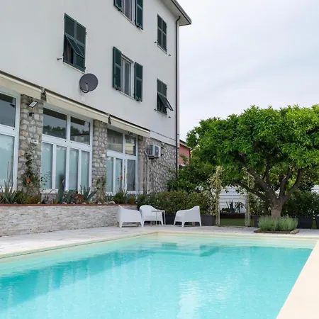 Marcella Πανσιόν 4*